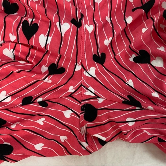 LuLaroe Leggings (T&C) NWOT 3 pr bundle pink hearts scissor red hearts fit 12-18 - Picture 12 of 16